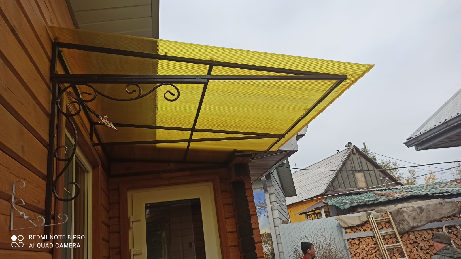 Козырьки по индивидуальным проектам