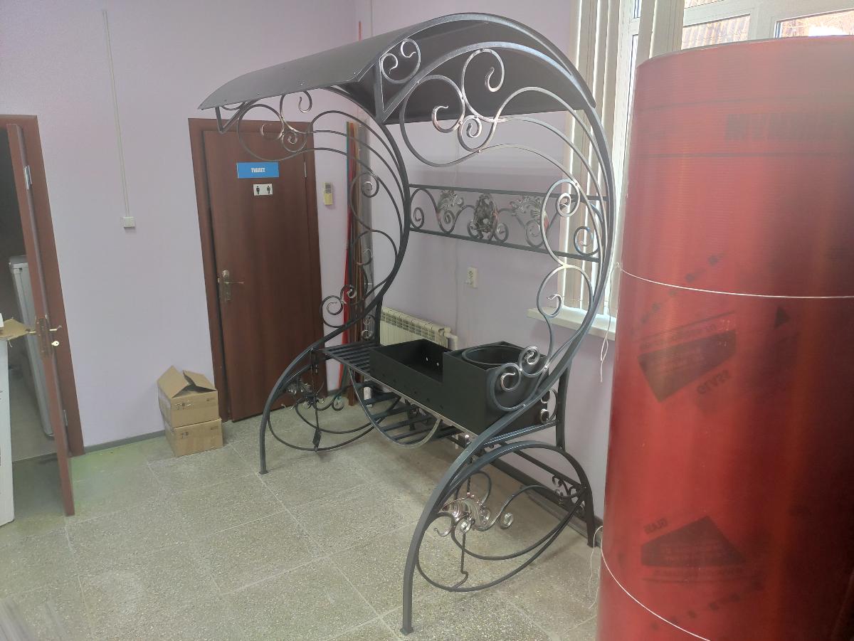 Мангал кованый  с крышей №9  "Конь"