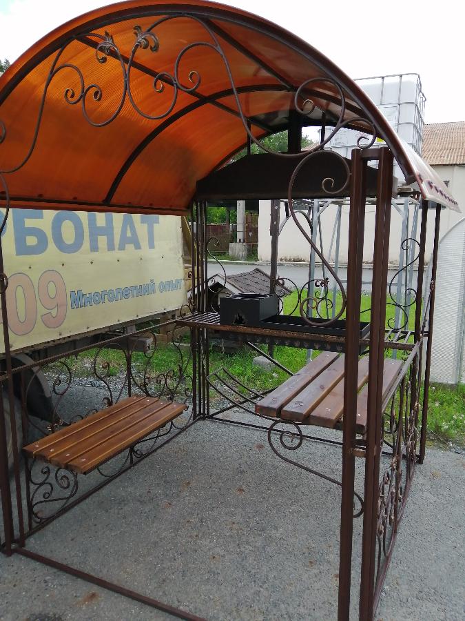 Мангальная беседка с вытяжкой, подказанником №1