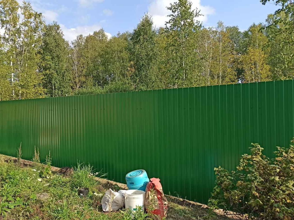 Забор из профнастила с полимерным покрытием "Зеленый мох" 