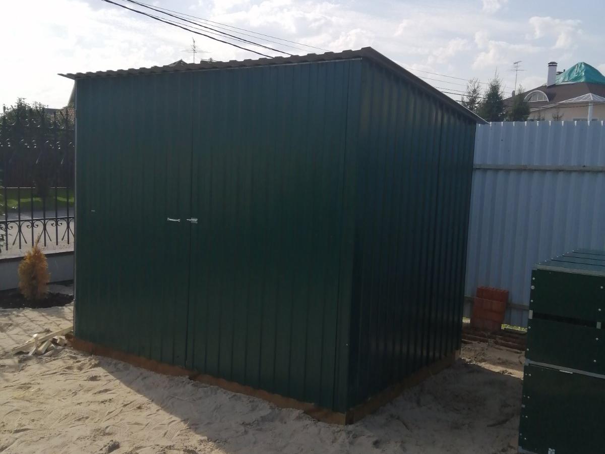 Хозблок металлический ширина 1,8 м с профнастилом (цветной)